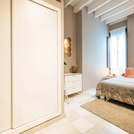 Apartamento Industrial 1 Dormitorio Y Garaje Seville Exterior photo